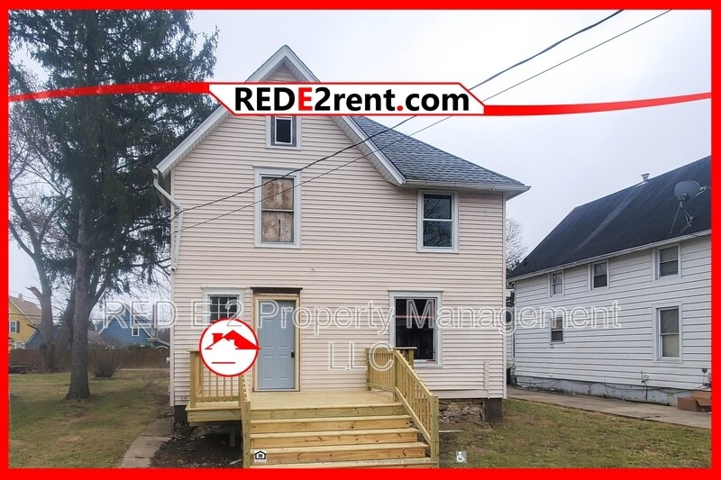 823 Lincoln Ave in Beloit, WI - Building Photo