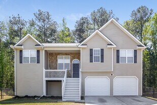 7817 Cambridge Dr in Douglasville, GA - Building Photo