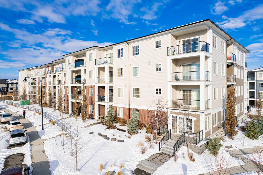 Sage Hill Park in Calgary, AB - Building Photo