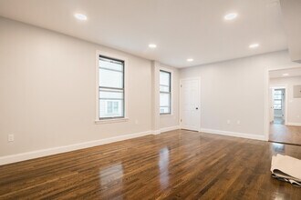 344 Saratoga St, Unit #2 in Boston, MA - Foto de edificio - Building Photo