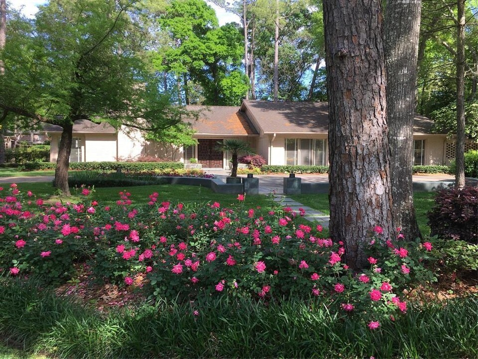 614 Saddlewood Ln in Houston, TX - Foto de edificio