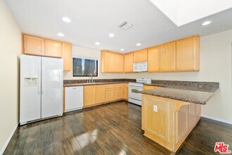 6815 Baird Ave in Los Angeles, CA - Building Photo - Building Photo