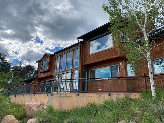 property at 1131 Kings Crown Rd