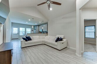 112 Ryburn St in Waxahachie, TX - Building Photo - Building Photo