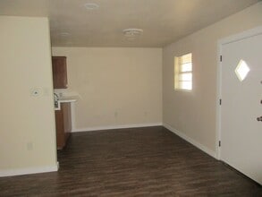 205 S Broad St in Lampasas, TX - Building Photo - Building Photo