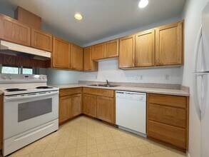 1873 SW Salmon Ave in Redmond, OR - Building Photo - Building Photo