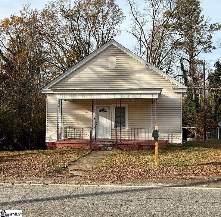 524 W Peachtree St in Woodruff, SC - Building Photo