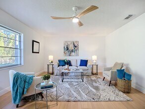 2014 Hampstead Cir in Sun City Center, FL - Building Photo - Building Photo
