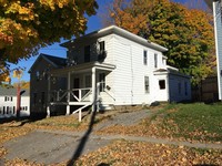 29 NW 9th St in Oswego, NY - Foto de edificio - Building Photo