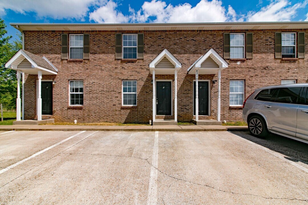 821 Oak Arbor Ct in Clarksville, TN - Building Photo