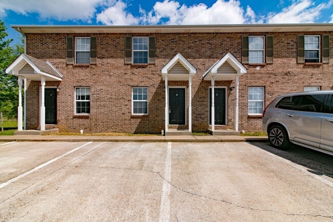 property at 821 Oak Arbor Ct