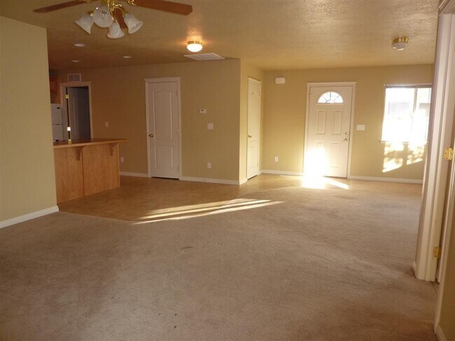 831 S Chicago St in Nampa, ID - Building Photo - Building Photo