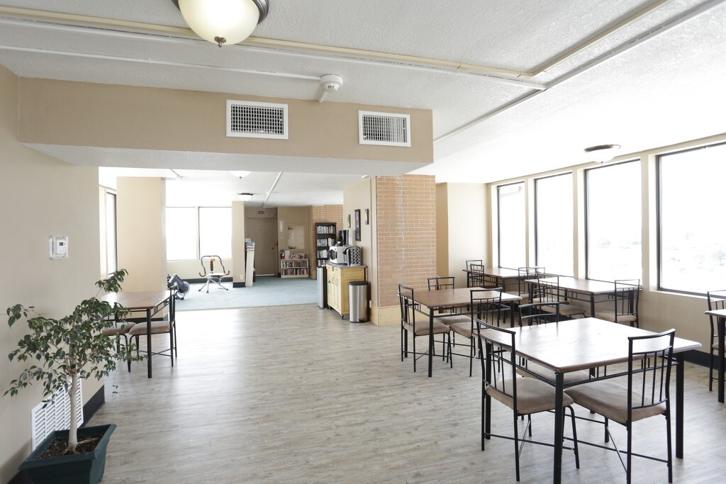 Bowen Tower Raytown, MO Apartments