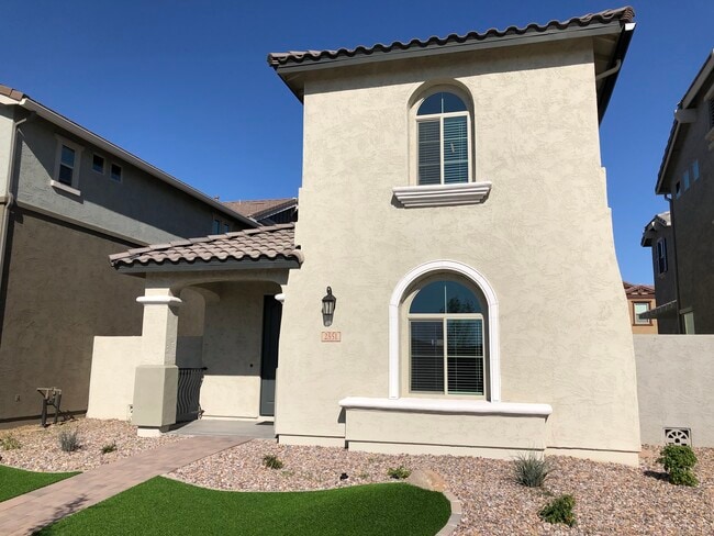 property at 2551 S Entwistle St