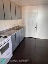 433 N 14th St in Fort Pierce, FL - Building Photo - Building Photo