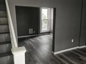 5555 Crowson St in Philadelphia, PA - Building Photo - Building Photo