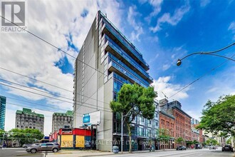 127-127 Queen St E in Toronto, ON - Building Photo - Building Photo
