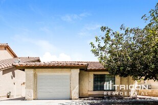 523 Bayberry Dr in Las Vegas, NV - Building Photo