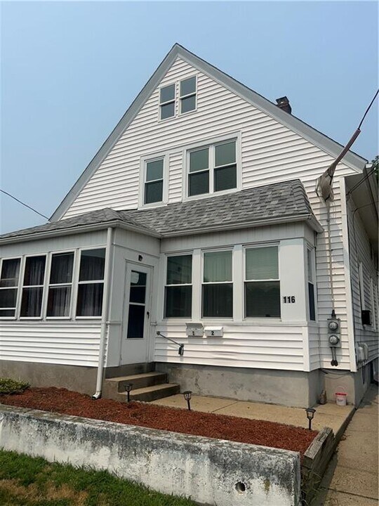 116 Webster St in Pawtucket, RI - Building Photo