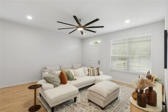 228 Richards St in College Station, TX - Building Photo - Building Photo