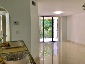 10141 W Sunrise Blvd in Plantation, FL - Building Photo - Building Photo