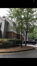 304 Spring Heights Ln in Smyrna, GA - Building Photo - Building Photo