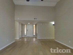 7310 E Dewan Cir in Mesa, AZ - Foto de edificio - Building Photo