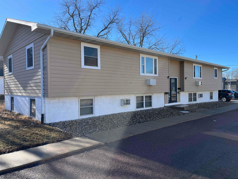 1205 N Duluth Ave-Unit -apartment #1 in Sioux Falls, SD - Building Photo