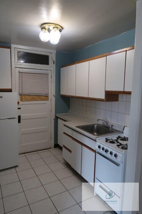 2617 W Gunnison St in Chicago, IL - Building Photo