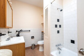 6 Barney Cir SE in Washington, DC - Building Photo - Building Photo