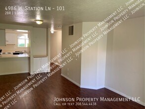 4986 W Station Ln in Boise, ID - Foto de edificio - Building Photo