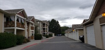 2240 Baxter Ln in Bozeman, MT - Building Photo