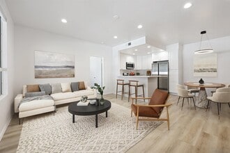 11420 Caminito La Bar in San Diego, CA - Building Photo - Building Photo