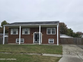 11306 Deering Rd in Louisville, KY - Building Photo - Building Photo