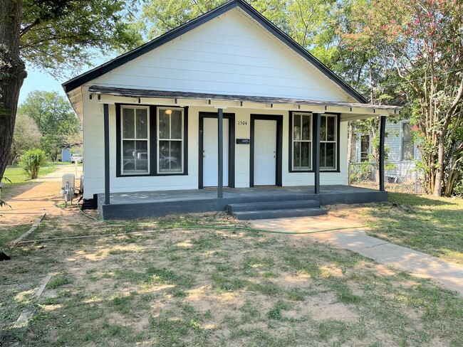 property at 1504 N 6th St