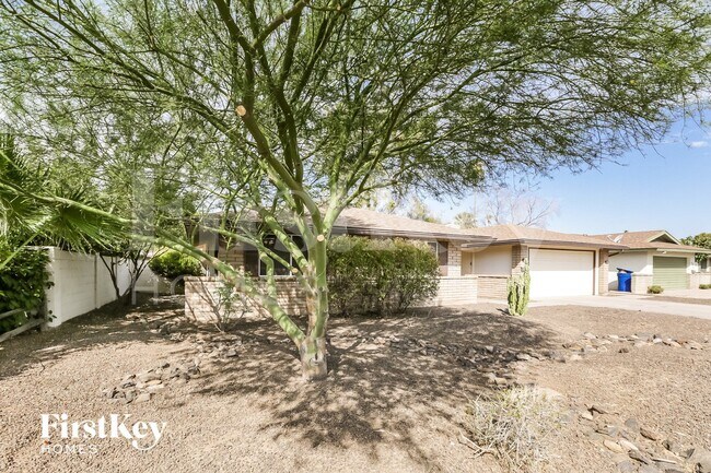 3012 S Evergreen Rd in Tempe, AZ - Foto de edificio - Building Photo