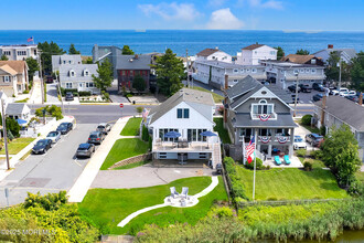100 Morrison Ave in Point Pleasant Beach, NJ - Foto de edificio - Building Photo