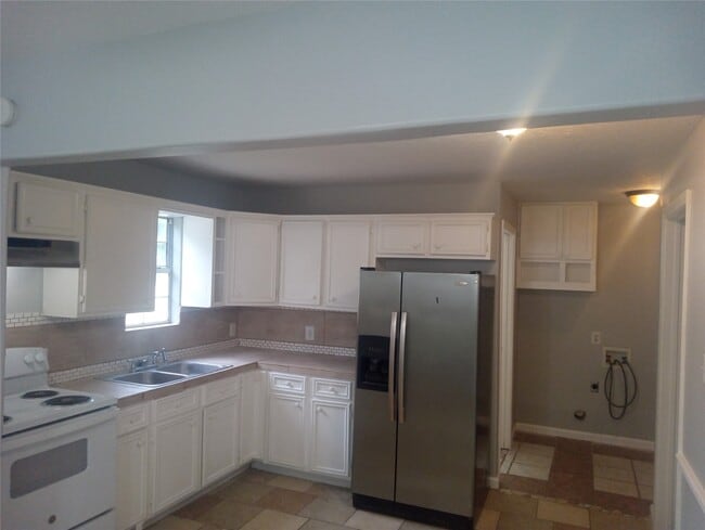 24571 Cochran Dr in Porter, TX - Foto de edificio - Building Photo
