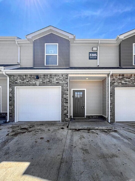 3385 Polly Dr in Clarksville, TN - Building Photo