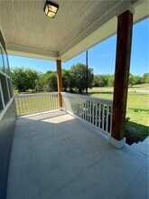 606 W 1st St in Kyle, TX - Building Photo - Building Photo