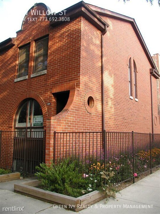 823 W Willow St in Chicago, IL - Building Photo