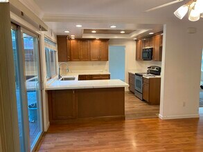 894 St John Cir in Concord, CA - Building Photo - Building Photo
