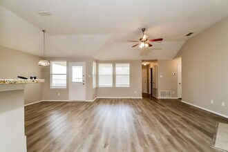 1620 Logan Dr in Royse City, TX - Foto de edificio - Building Photo