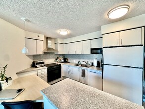 801 S King St in Honolulu, HI - Building Photo - Building Photo