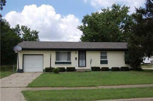 415 Barwood Dr in Columbus, OH - Building Photo