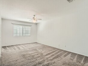 1044 Grammy Dr in Las Vegas, NV - Building Photo - Building Photo