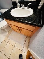 900 Cambridge Dr in Benicia, CA - Building Photo