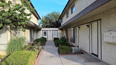 15052 Ward St in Westminster, CA - Foto de edificio - Building Photo