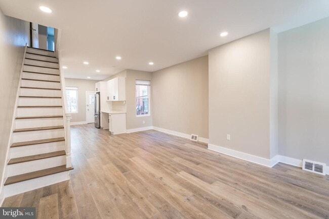 property at 833 N Markoe St