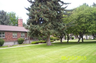 College Park Apartments in Caldwell, ID - Building Photo - Building Photo